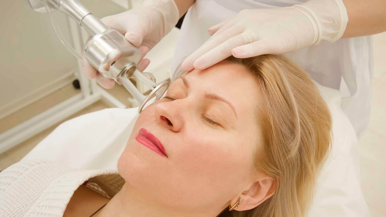 Trattamento laser per il ringiovanimento della pelle del viso